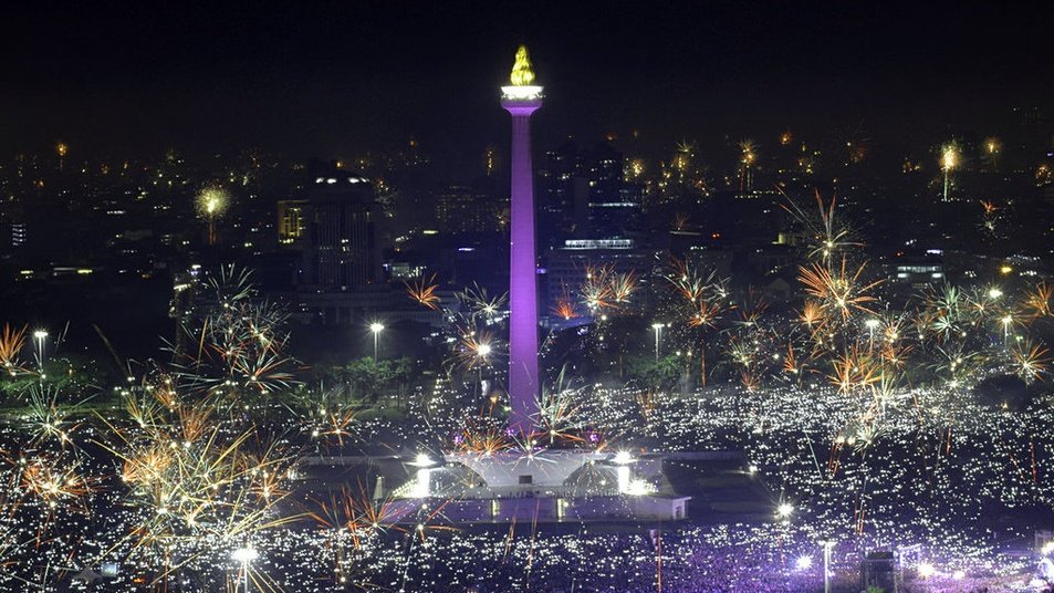 12 Tempat Merayakan Tahun Baru Terbaik di Jakarta | Dari Taman hingga Hotel!