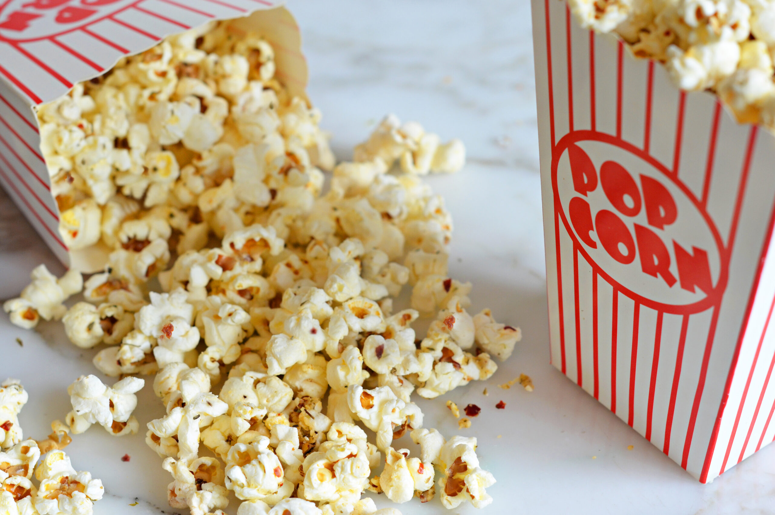 6 Resep Kreasi Popcorn Aneka Rasa yang Praktis | Camilan Enak Buat Nonton Santai