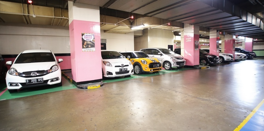 5 Mal Mewah di Jakarta dengan Fasilitas Ladies Parking, Aman untuk Pengendara Perempuan!
