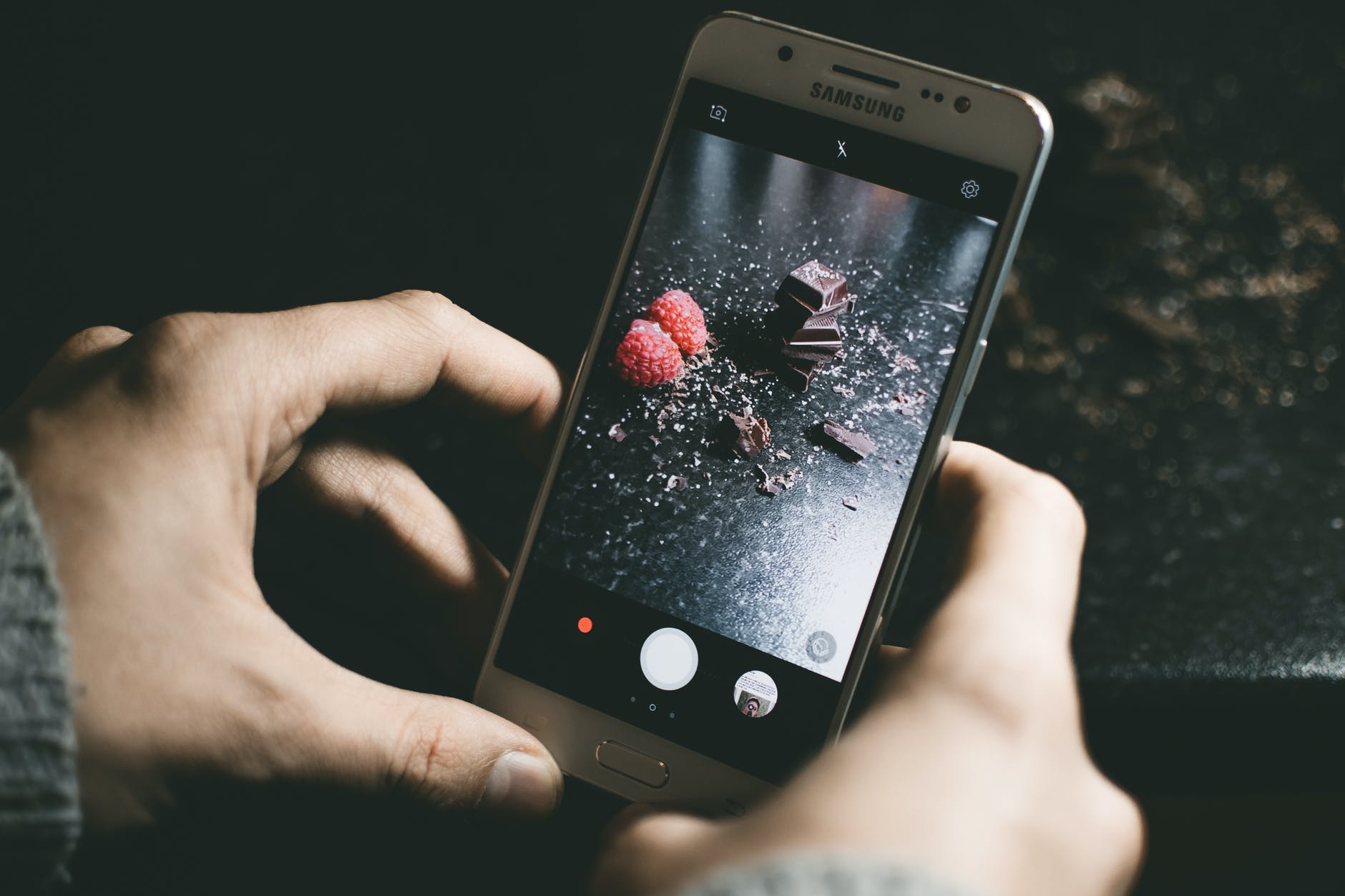 10 Cara Foto Aesthetic dengan HP, Cuma Modal Smartphone!