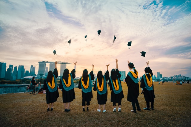 8 Jurusan Kuliah Gampang Cari Kerja | Masa Depan Pasti Cerah