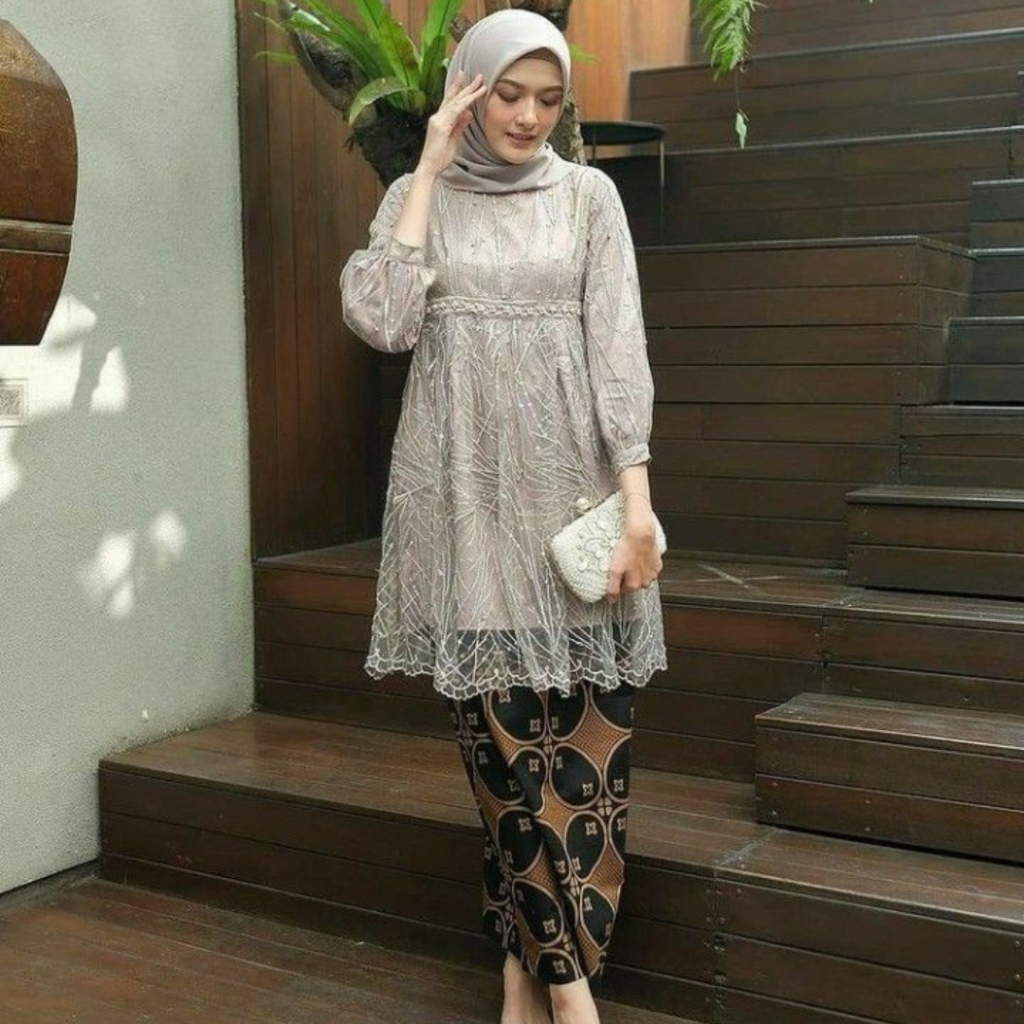 model kebaya baby doll untuk menutupi lengan besar