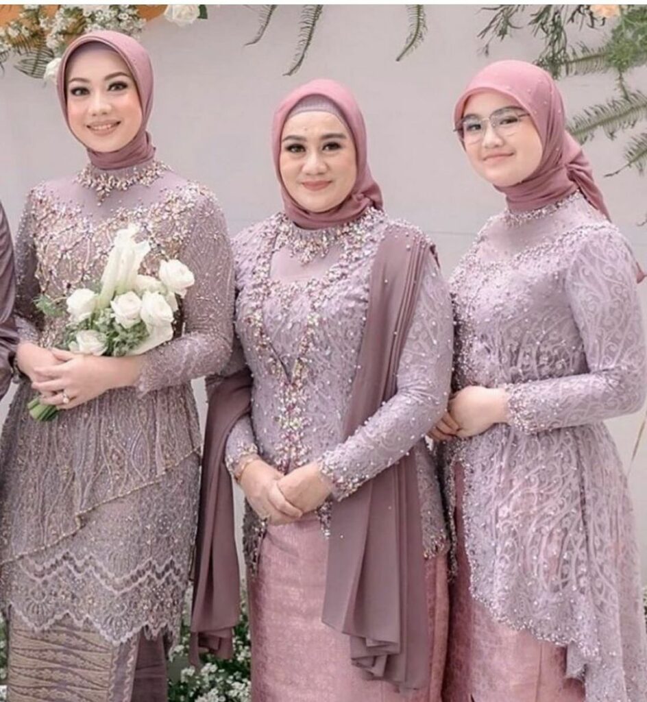 31 Model Kebaya Untuk Orang Gemuk Bikin Terlihat Langsing Dan Elegan