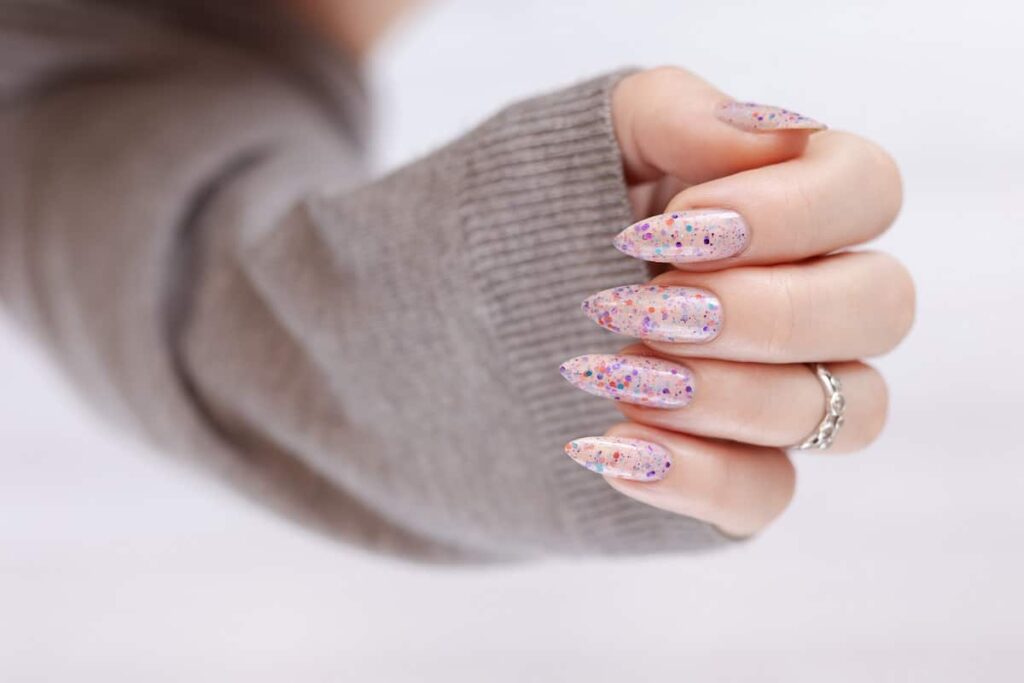 8. Contoh Nail Art Wedding Glitter - wide 4