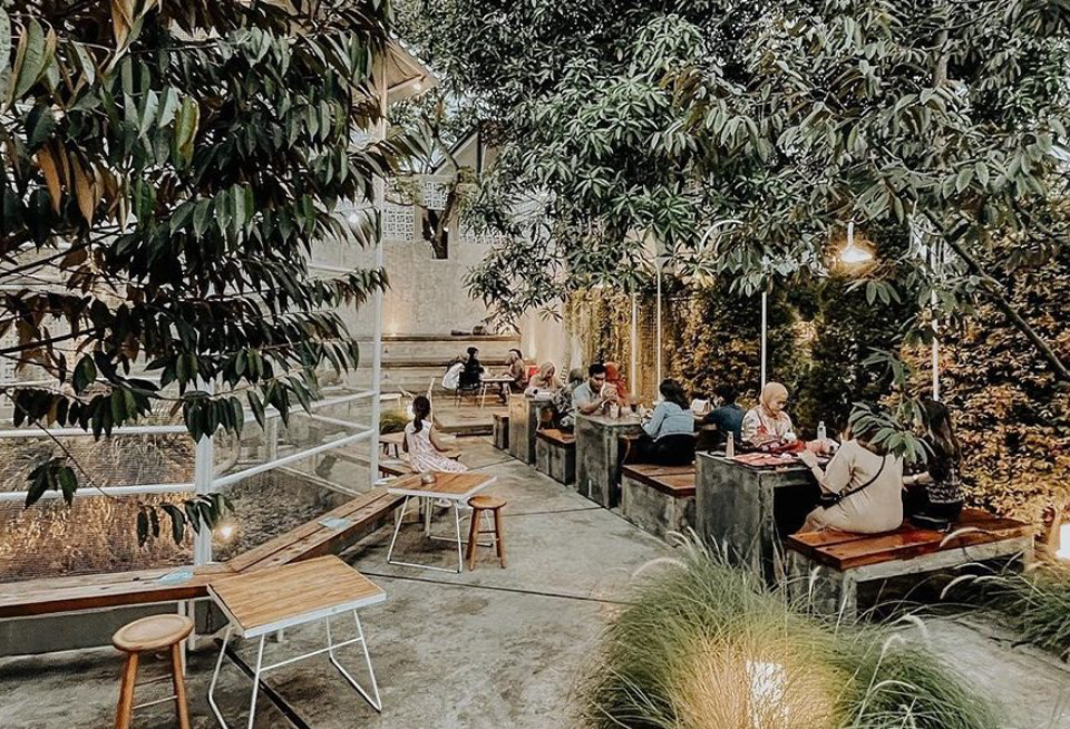 outdoor cafe