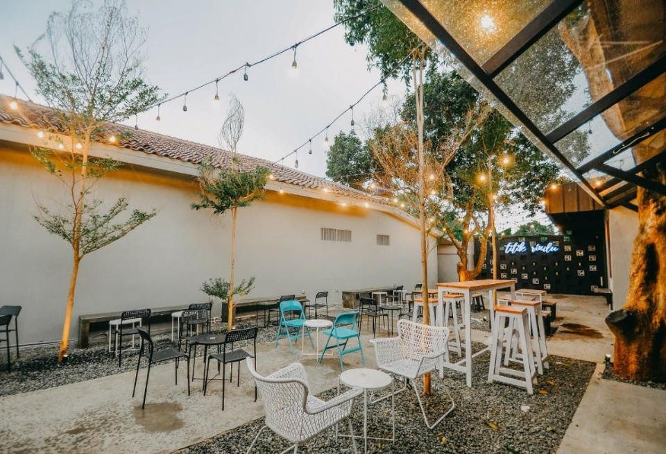 outdoor cafe