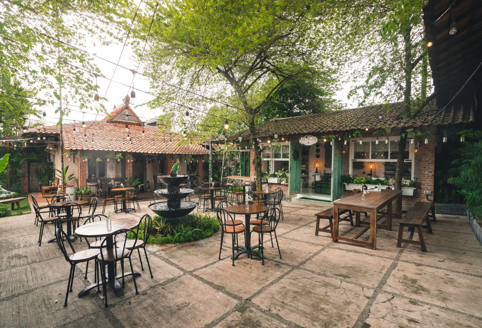 outdoor cafe