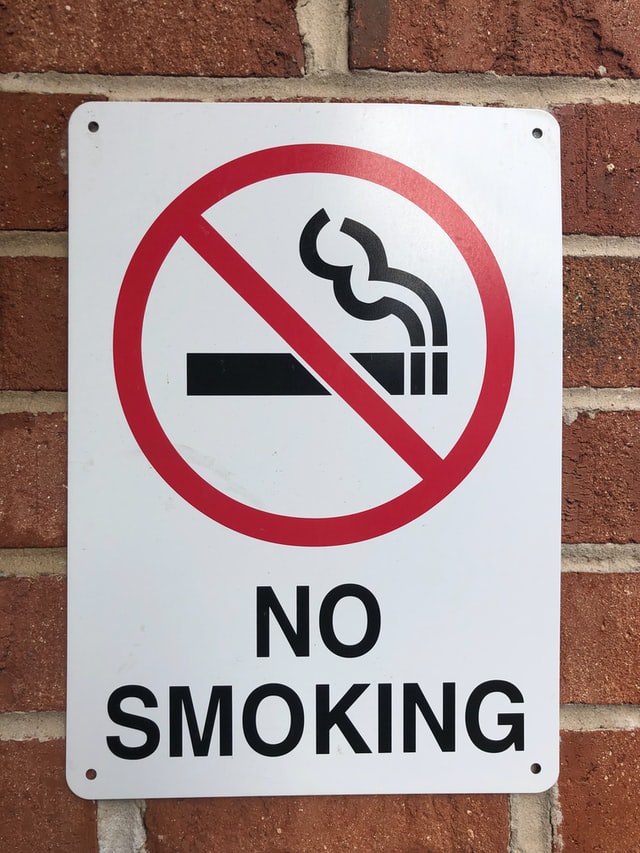 tips mencegah bibir hitam - no smoking