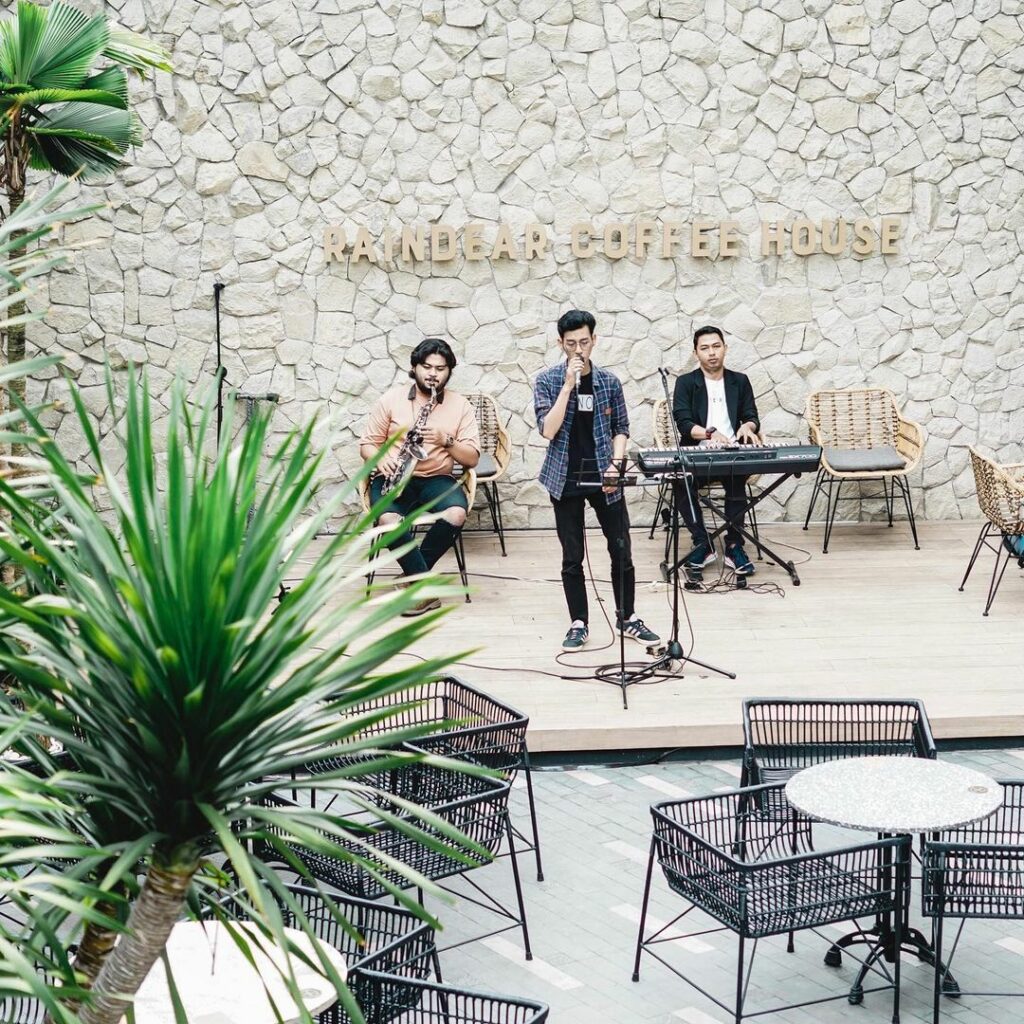 6-resto-dan-cafe-live-music-di-bogor-yang-asyik-buat-hangout