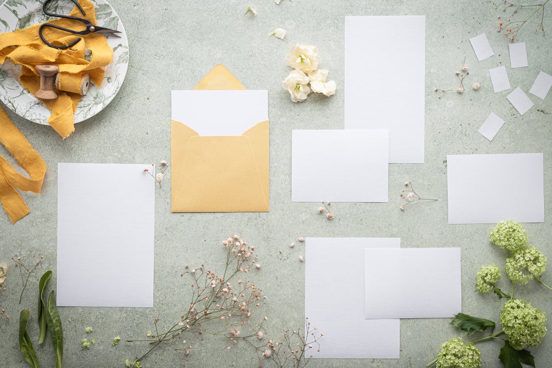 21 Contoh Undangan Pernikahan Simple dan Elegan