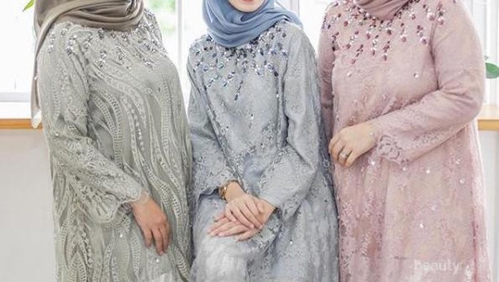 11 Model Gamis Brokat Kombinasi Satin Terbaru, Cocok untuk Lebaran!