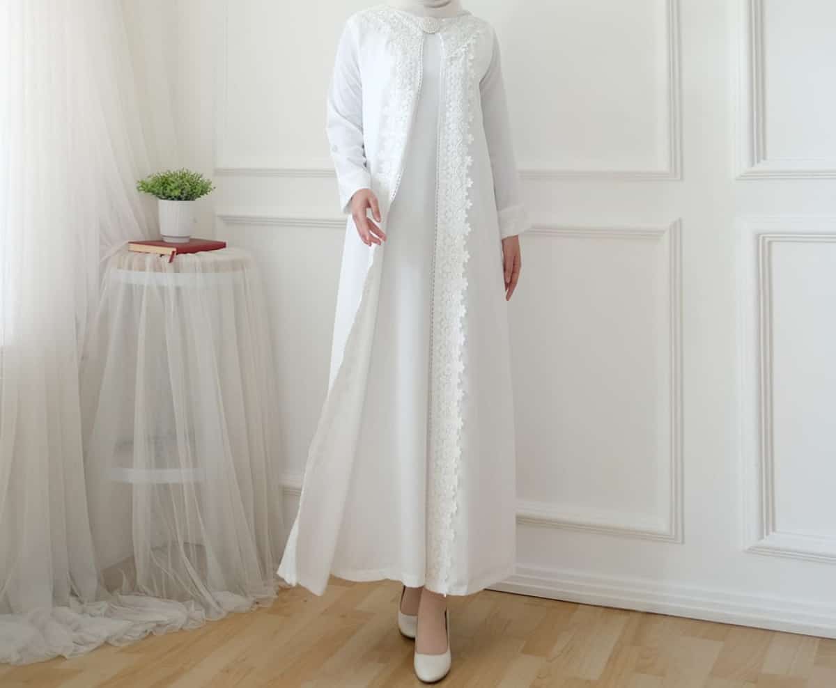 model-gamis-brokat-kombinasi-satin-terbaru