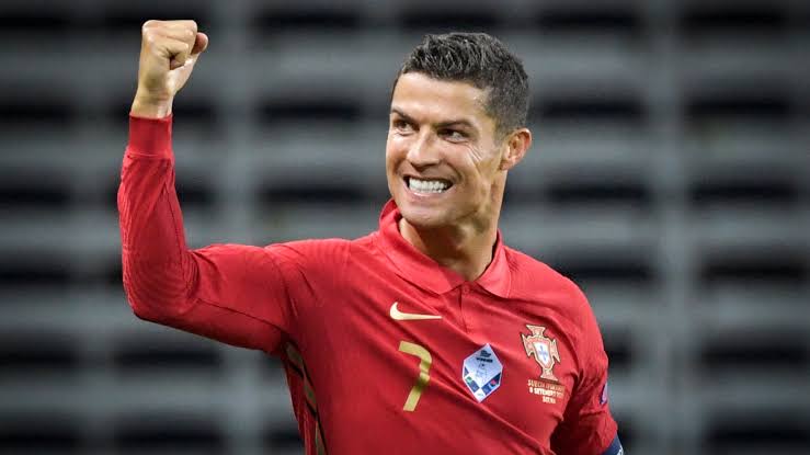 Siapa Itu Cristiano Ronaldo? Yuk,  Kenalan dengan Pemain Sepak Bola Ganteng Ini!