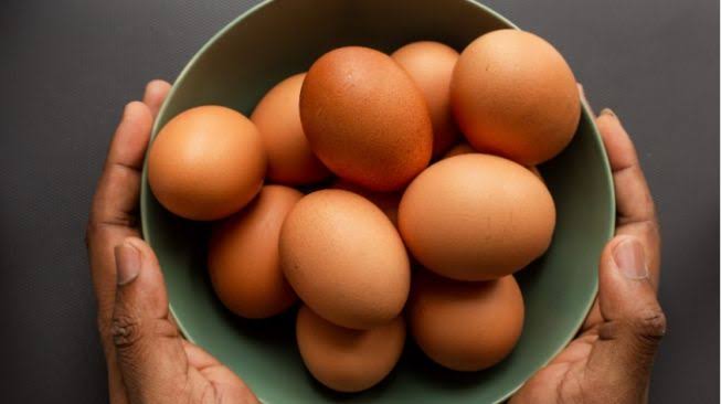 Merebus telur berapa menit