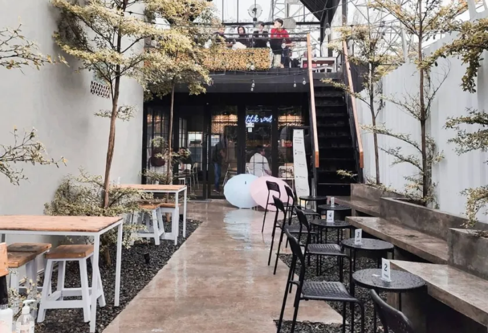 cafe outdoor Depok