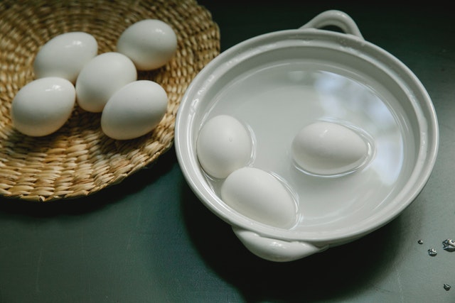 Merebus Telur Berapa Menit Idealnya? Ketahui di Sini, Yuk!