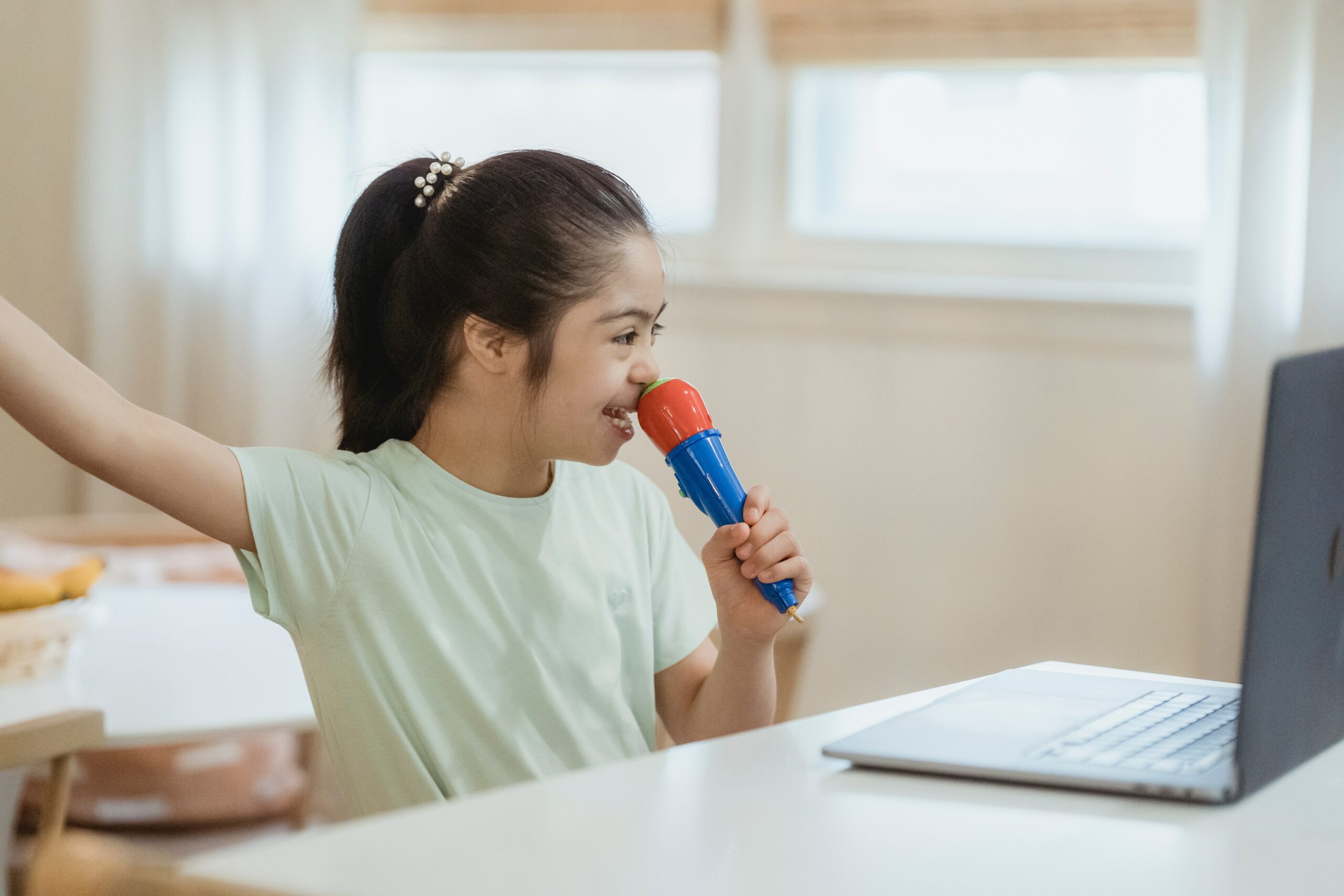 Mengenal Autisme: Pengertian, Gejala, dan Pengobatan