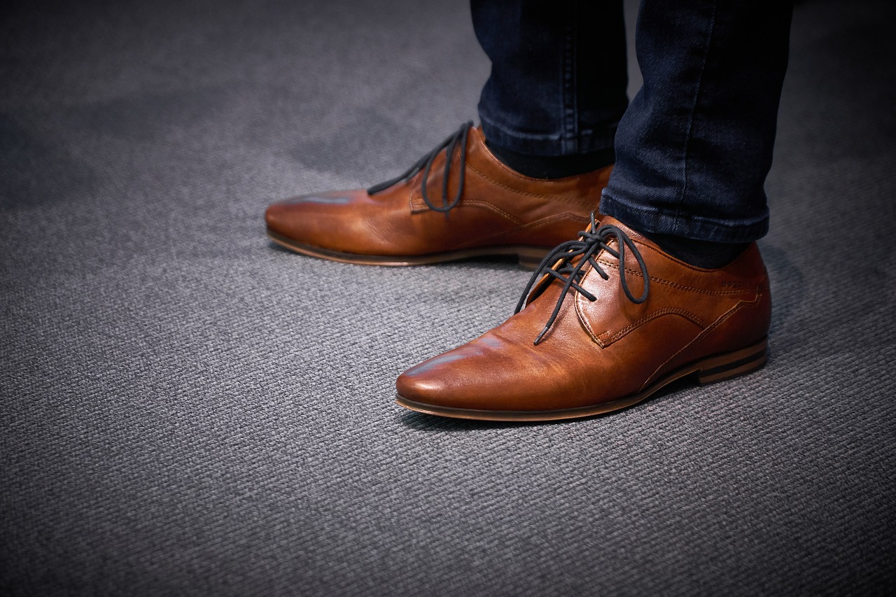 37 Rekomendasi Merek Sepatu Pria Murah | Dari Kasual hingga Formal!