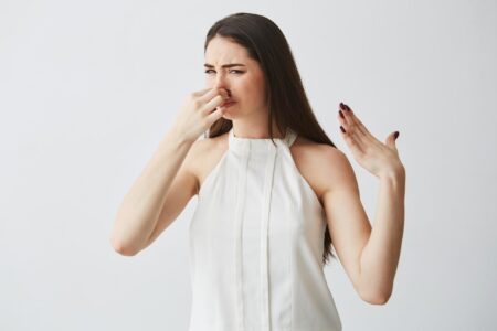 10 cara menghilangkan bau badan