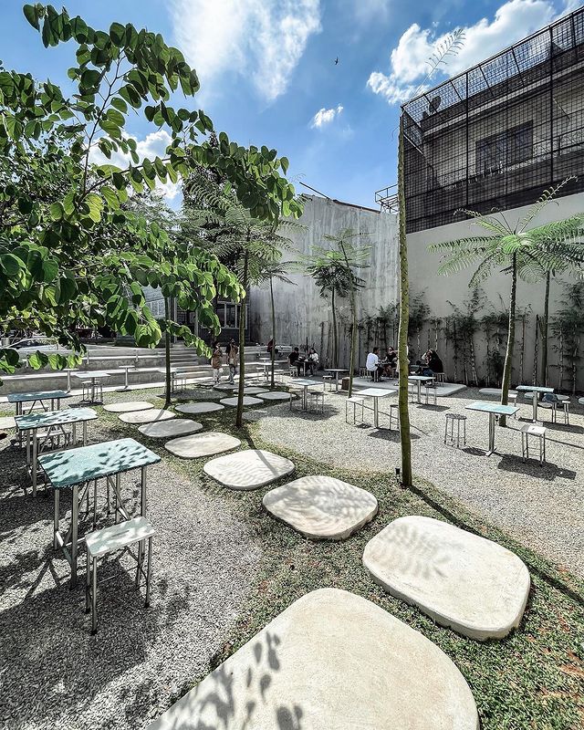 8 Cafe Outdoor di Jakarta Timur Paling Hits dan Instagramable