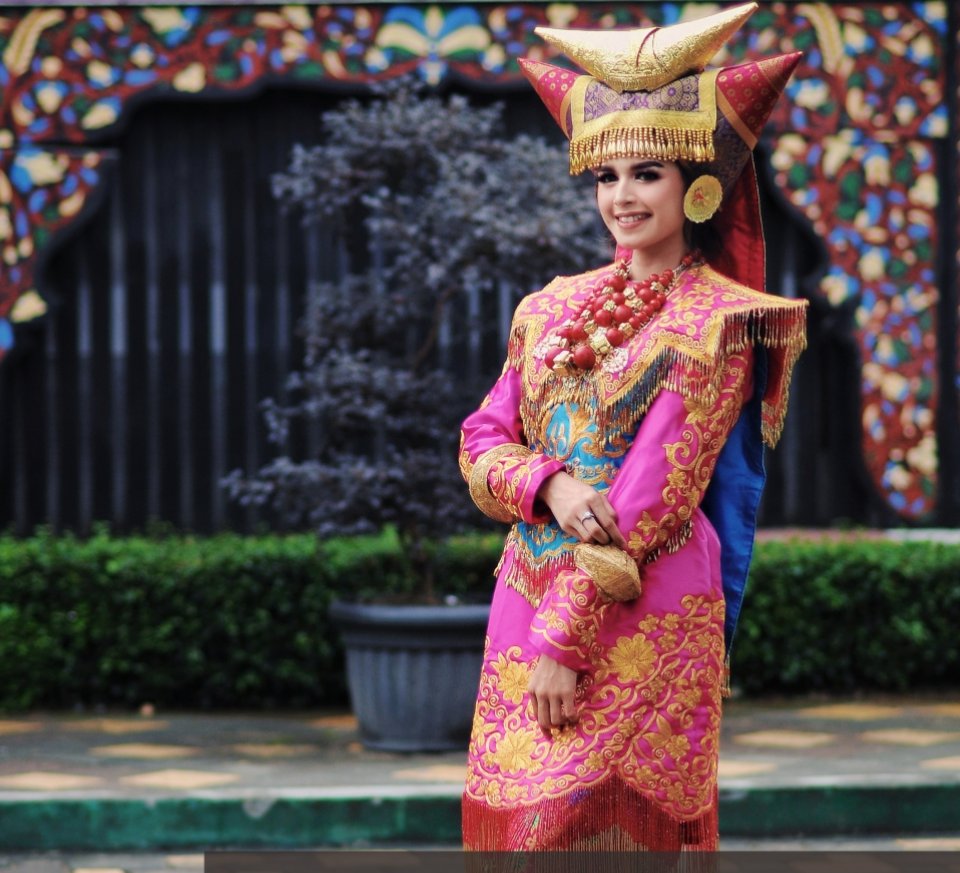 12 Perlengkapan Pakaian Adat Sumatera Barat, Kenali Makna dan Sejarahnya