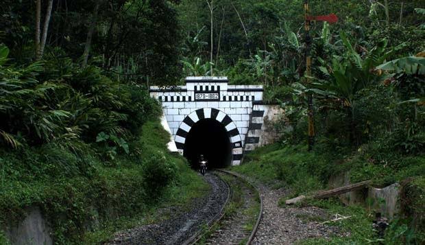 4. Terowongan seram Lampegan