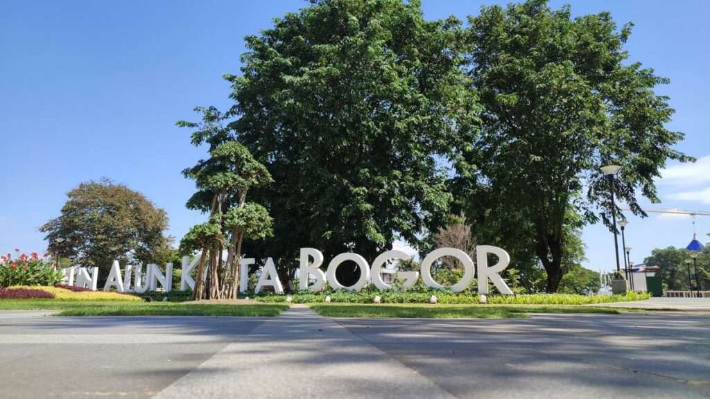 taman di bogor alun-alun kota bogor