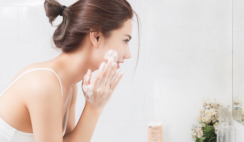 produk double cleansing untuk kulit sensitif