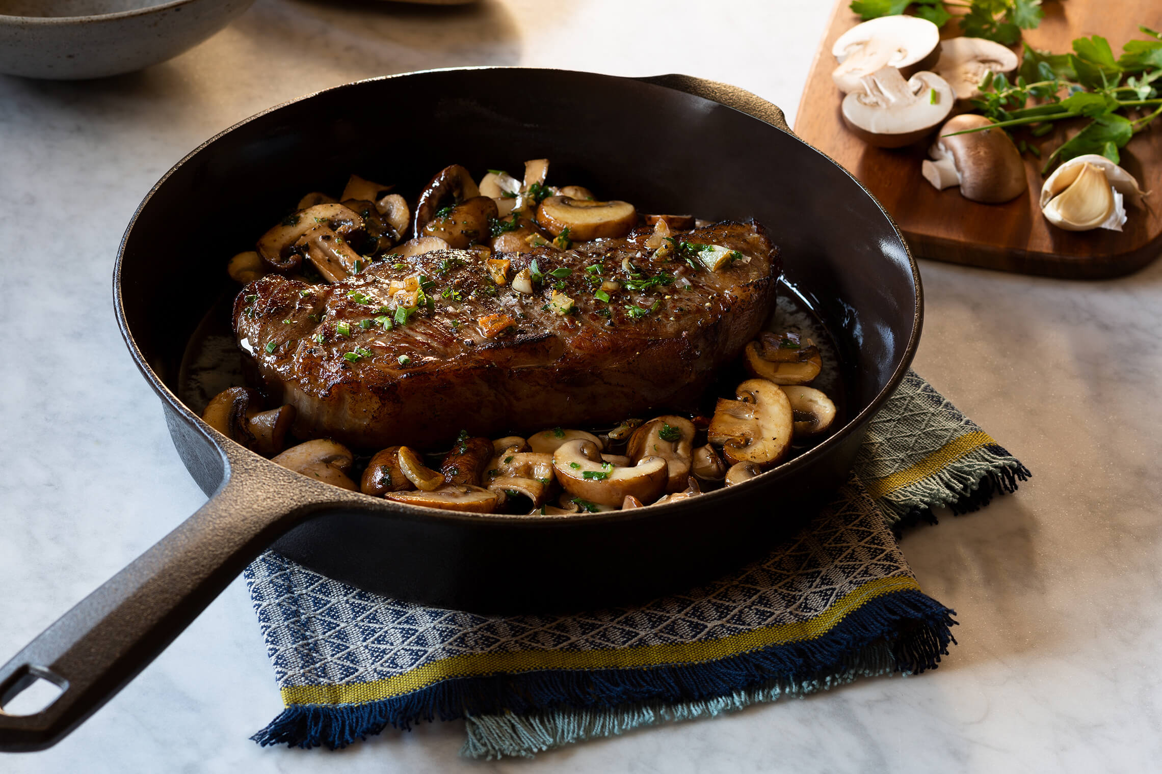 Cara Masak Steak Daging Sapi ala Restoran Mewah, Lezat dan Antialot!