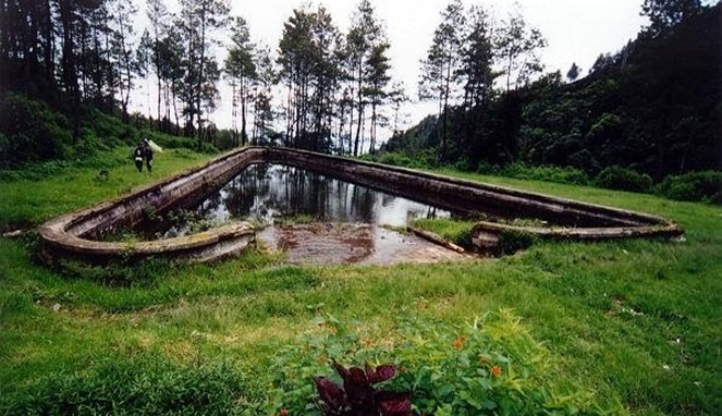 tempat bahaya untuk berenang di indonesia - kolam renang cinta bandung