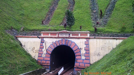 1. Terowongan angker Sasaksaat