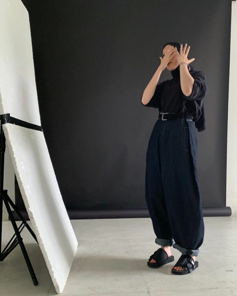 10 Inspirasi Outfit Nonton Konser Hijab yang Kece dan Fashionable