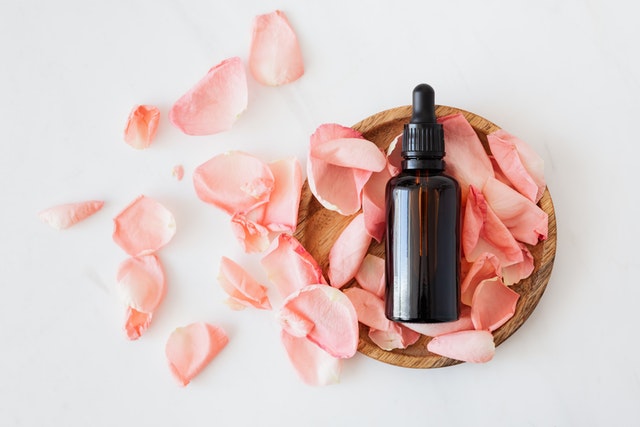 rekomendasi produk double cleansing untuk kulit berminyak