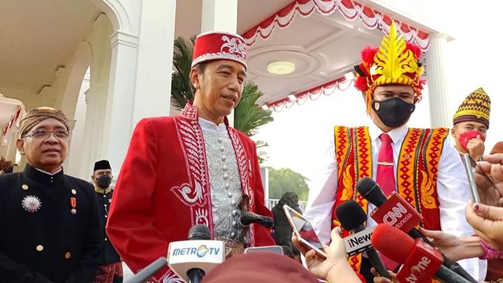 Presiden Jokowi Pernah Pakai Baju Adat dari 6 Provinsi Ini! Ada Daerahmu?