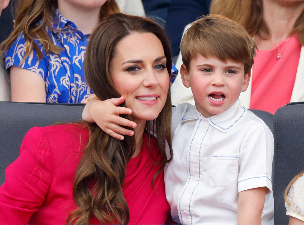 Ratu Elizabeth II Wafat Ini Urutan Takhta Kerajaan Inggris Selanjutnya capturing-christmas-magic-uncovering-the-iconic-home-alone-pictures
