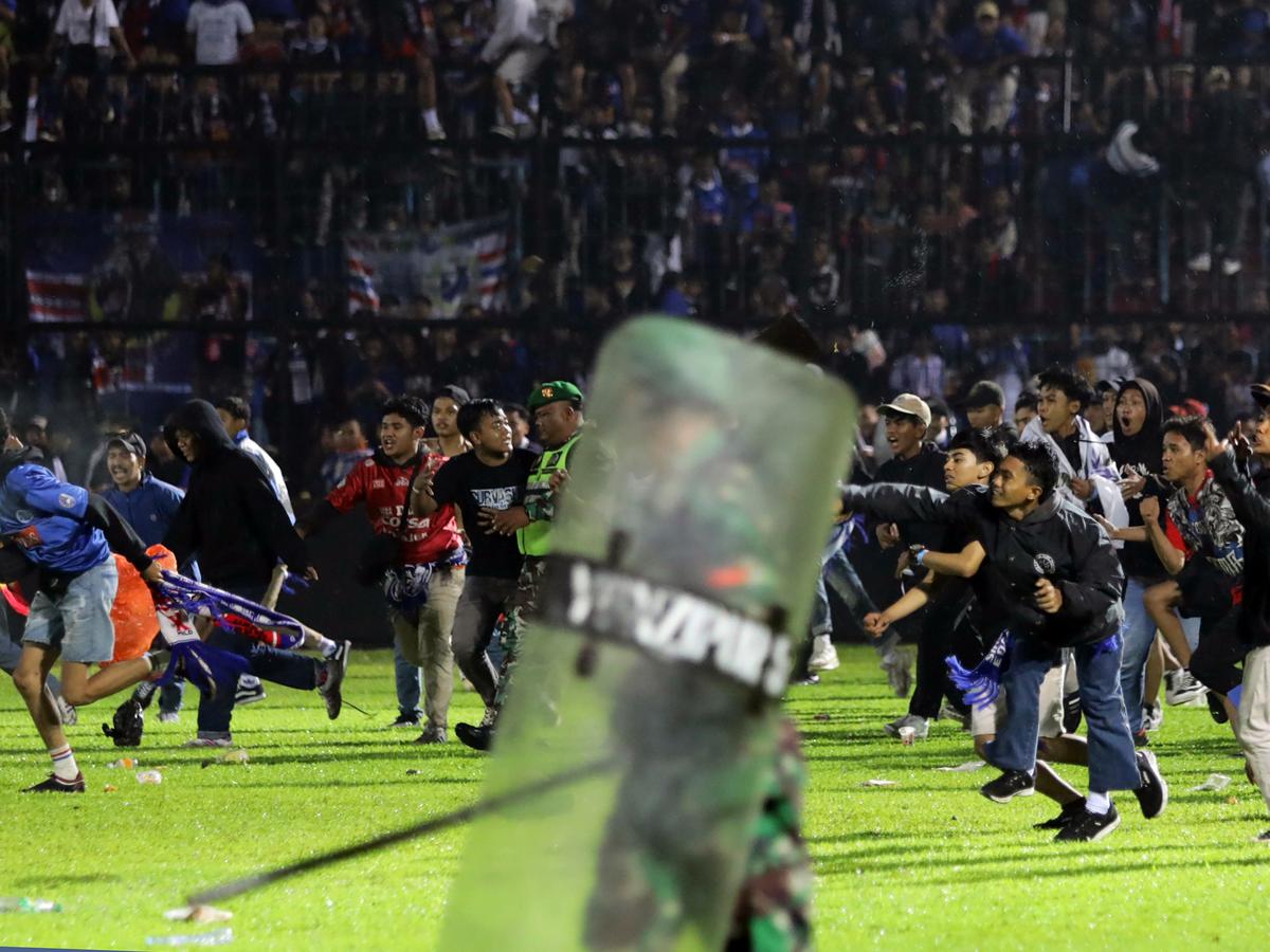 12 Tragedi Sepak Bola Terbesar di Dunia | Salah Satunya di Kanjuruhan, Malang