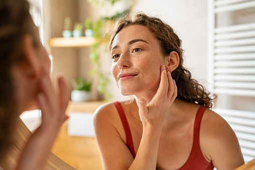 Freckles Wajah: Yuk Kenali Artinya, Cara Menghilangkan dan Tips Make Up yang Tepat