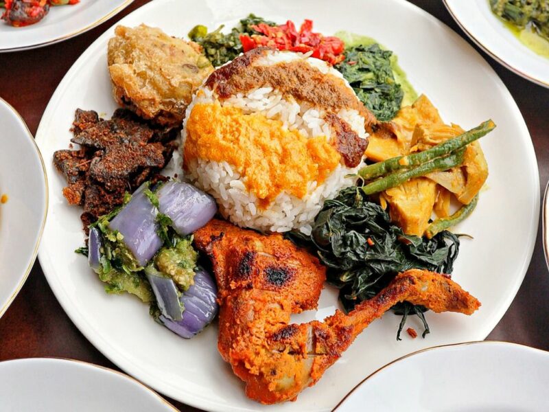 5 Tempat Beli Nasi Padang Terdekat dari Lokasimu di Jakarta