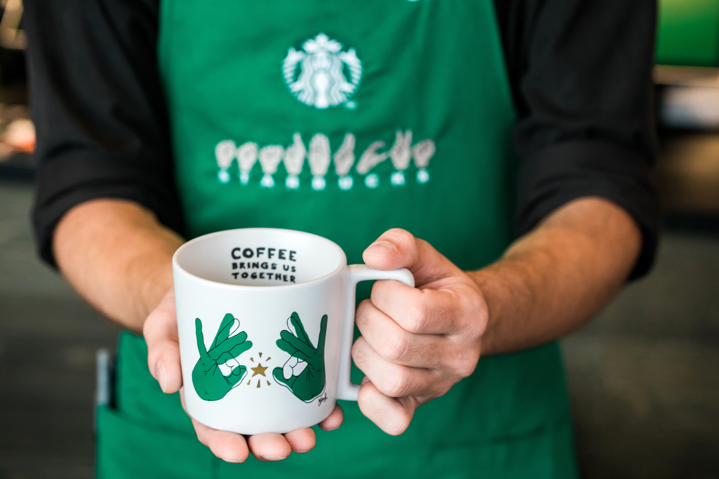 Ramah Disabilitas, Ini 5 Fakta Menarik Starbucks Signing Store | Bisa Pesan Pakai Bahasa Isyarat!