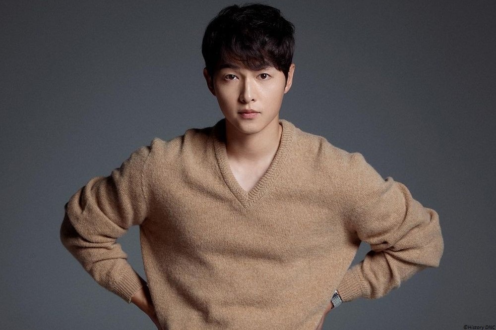 Gandeng Pacar Baru, Ini Dia Deretan Mantan Pacar Song Joong Ki