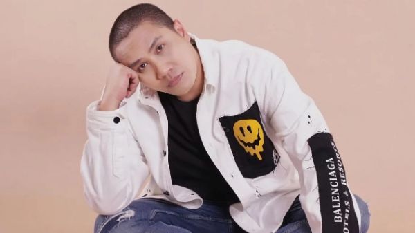 Tiba-Tiba Namanya Viral, Ini 5 Lagu Terpopuler dari Ressa Herlambang