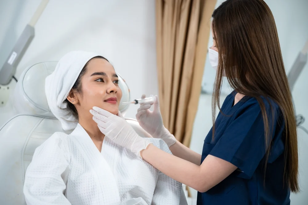 7 Rekomendasi Klinik Kecantikan Terdekat di Jakarta | Wajah Glowing Tampil Makin Percaya Diri!