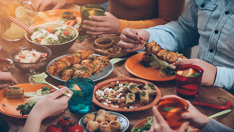 7 Rekomendasi Tempat Bukber di Pekanbaru yang Cocok untuk Dikunjungi Bersama Keluarga