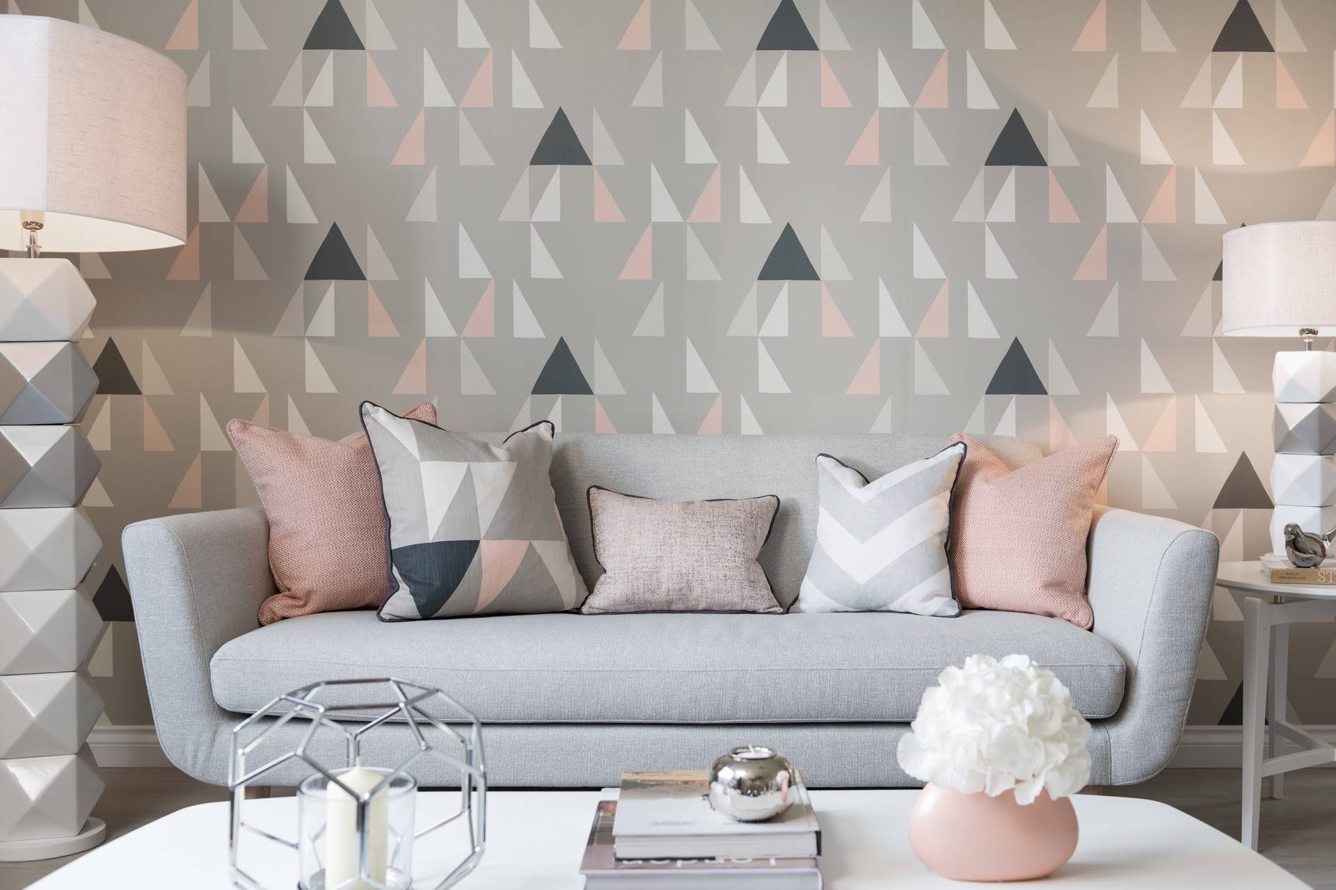7 Inspirasi Motif Wallpaper Dinding yang Bagus untuk Hunianmu, Biar Makin Aesthetic