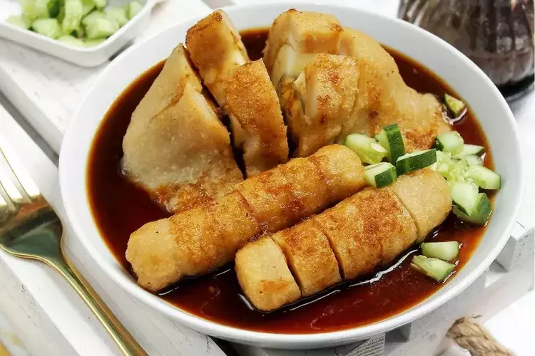 10 Makanan Khas Palembang Selain Pempek yang Enak