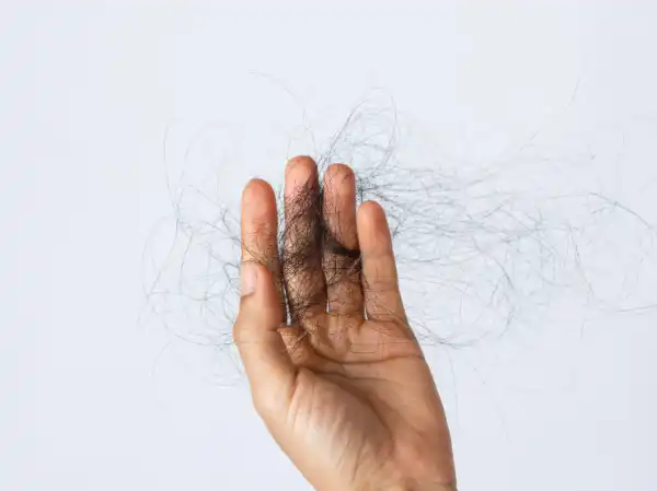5 Arti Mimpi Rambut Rontok Menurut Primbon Jawa | Akan Terjadi Hal Baik atau Malah Buruk?