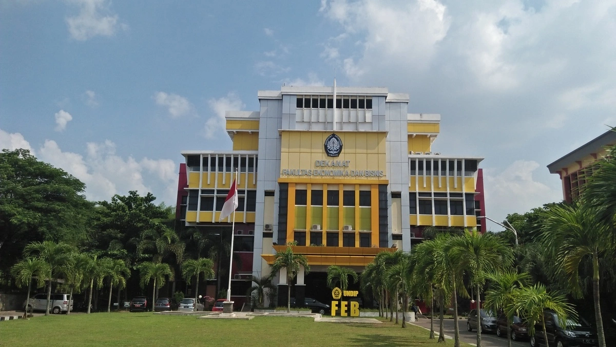 kampus-di-semarang