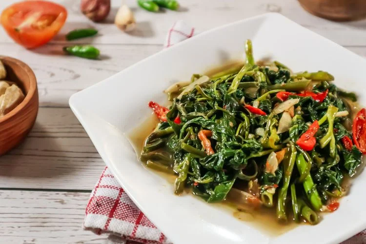 8 Lauk yang Cocok untuk Dimakan dengan Tumis Kangkung | Enak, Sehat, dan Bergizi