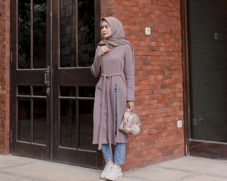 7 Model Tunik Simple tapi Mewah | Tampil Anggun dan Menawan!