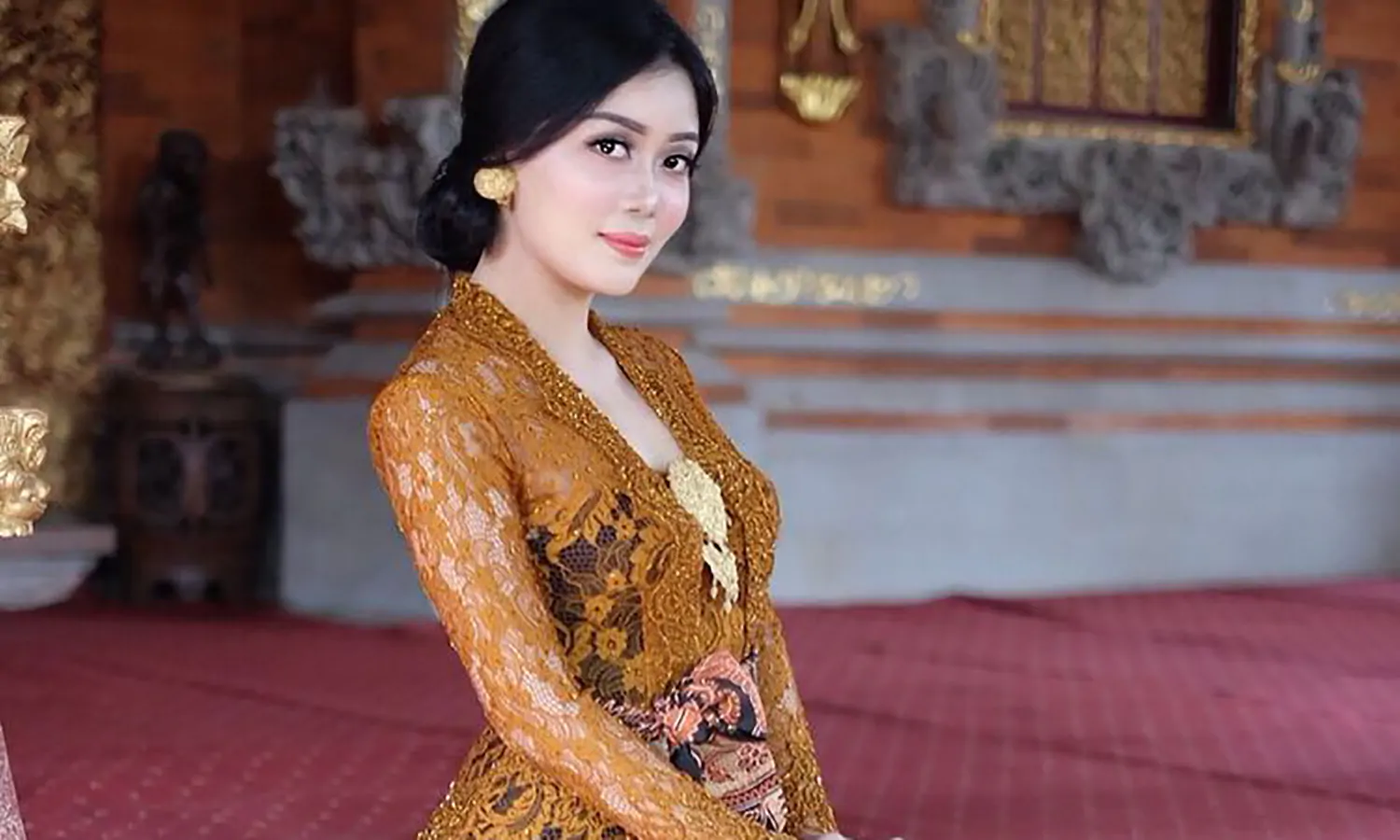 6 Model Kebaya Simple tapi Mewah | Tampil Cantik Menawan di Berbagai Acara